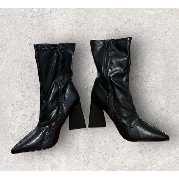 Forever 21 Women's Size 11 Black Stretch Faux Leather Ankle Boots Side Zip - Picture 4 of 8